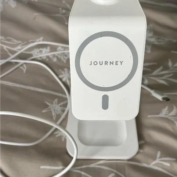 Apple Watch 44mm Smartwatch with Black Mesh Band - Picture 4 of 4